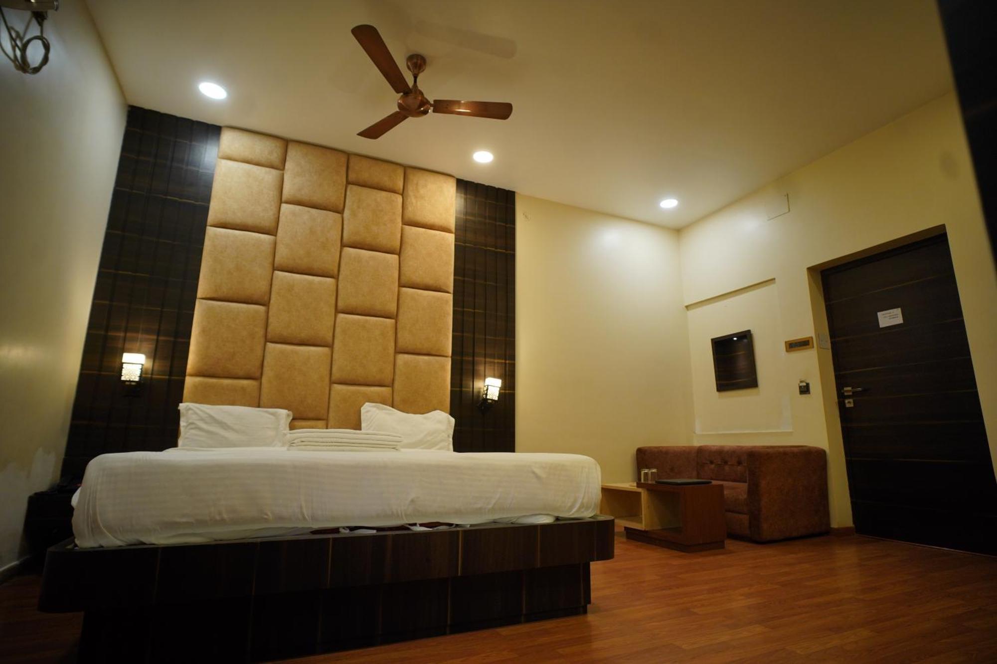 Hotel New Grand Deoghar Esterno foto