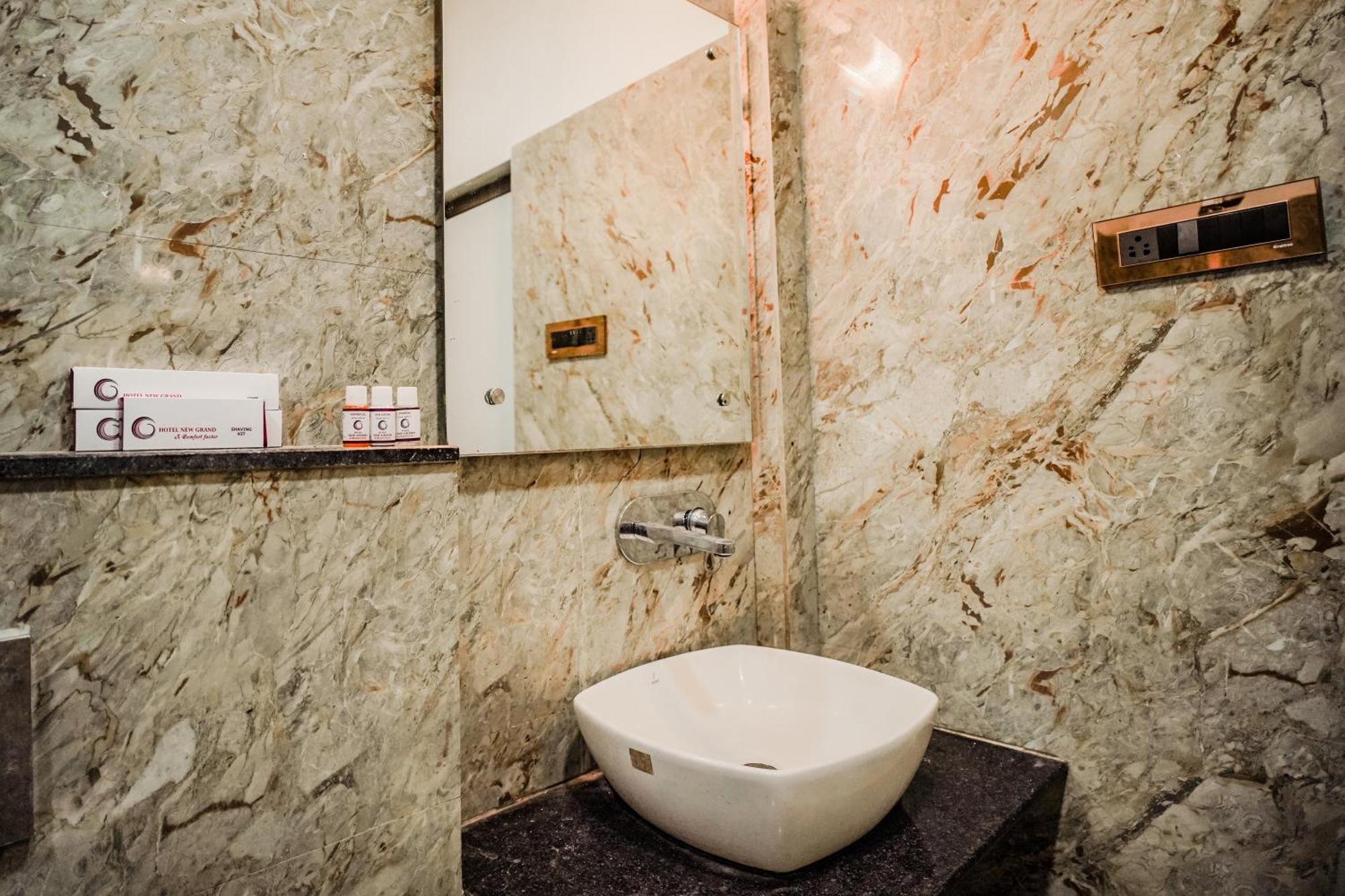 Hotel New Grand Deoghar Esterno foto