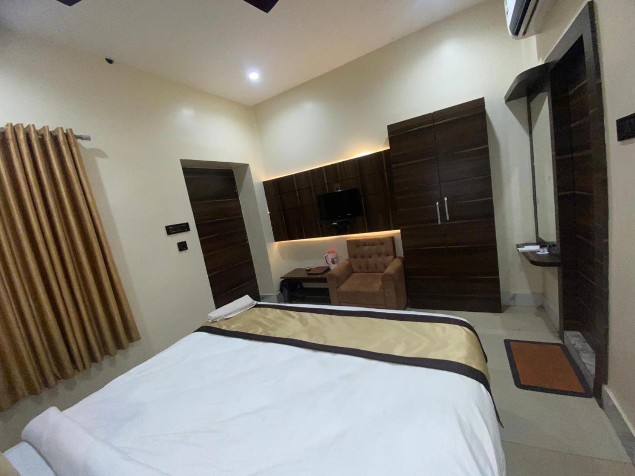 Hotel New Grand Deoghar Esterno foto